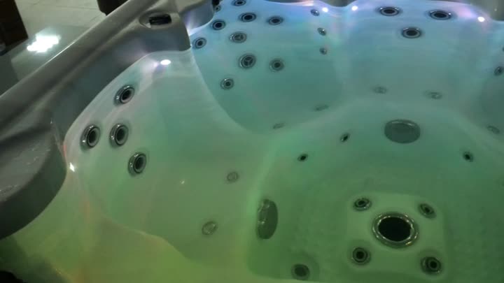 6 Person Jacuzzi Spa