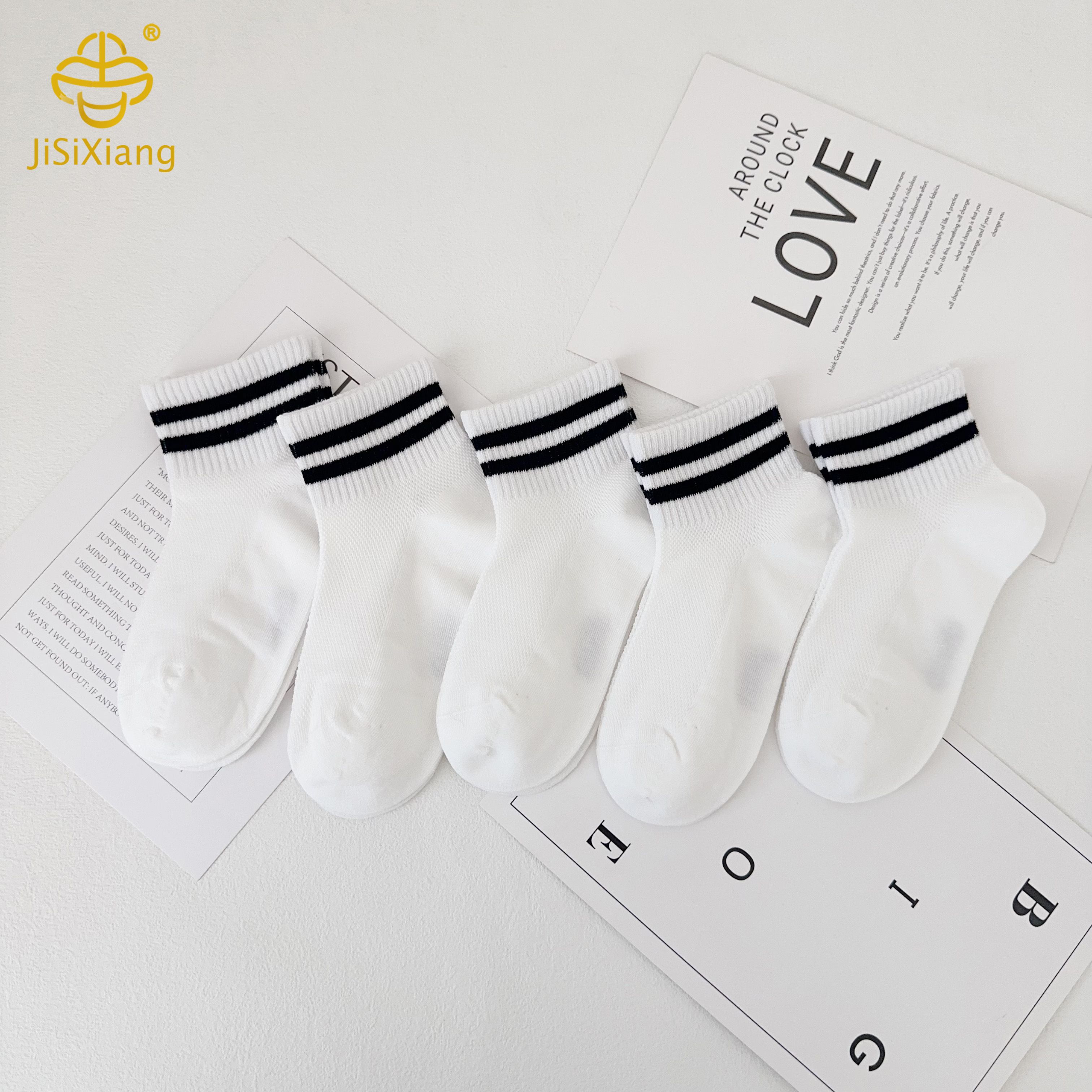 학생들을위한 흑백 줄무늬가있는 새로운 메쉬 통기성 줄무늬 짧은 양말