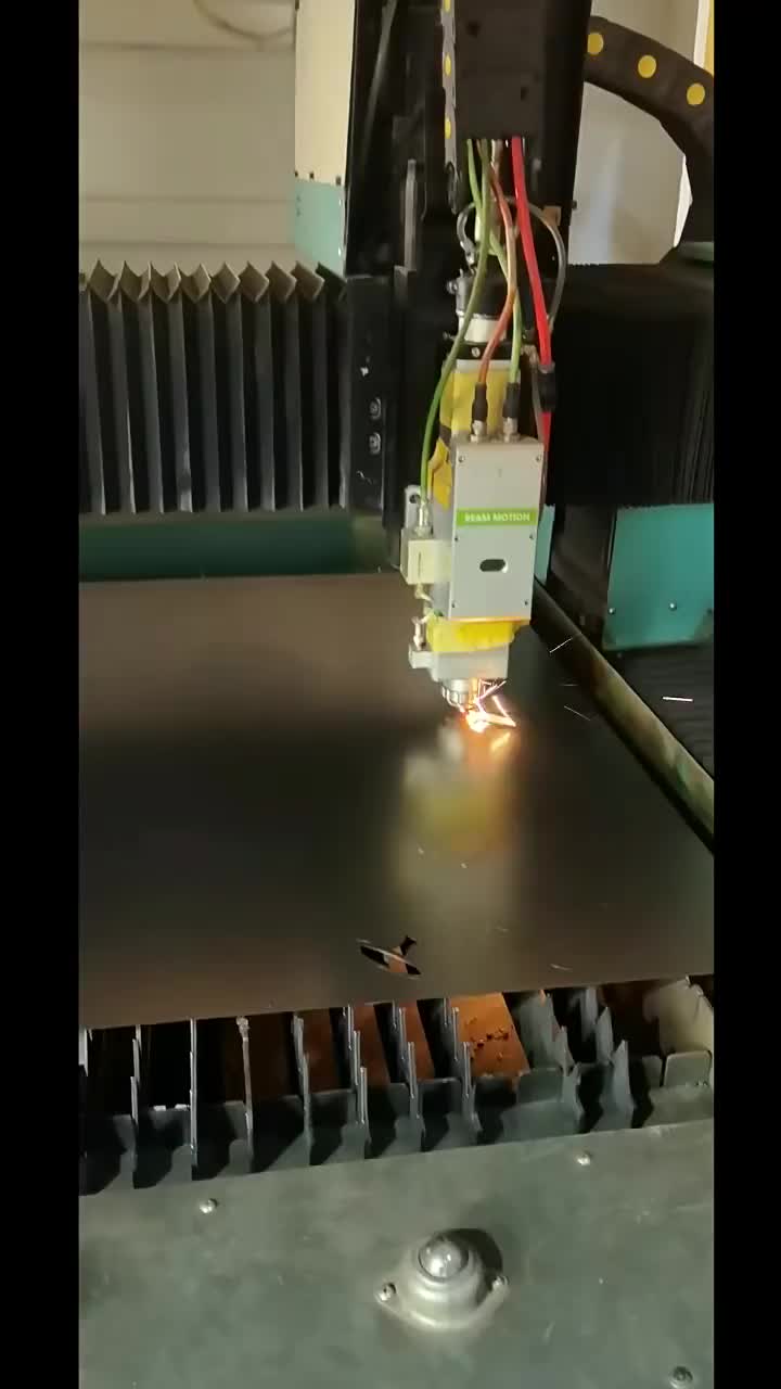 Cartello in metallo per esterni