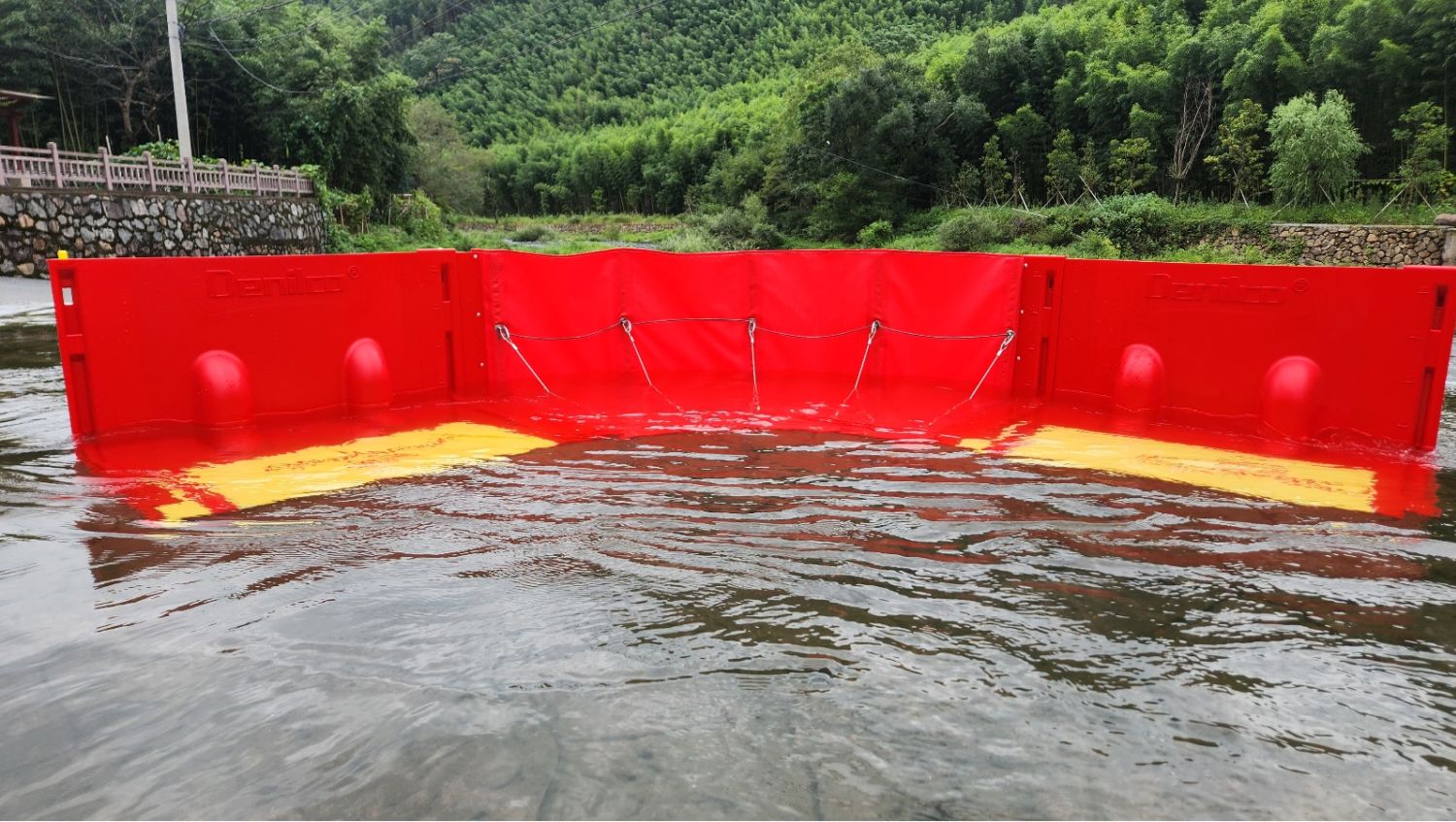 barrera de agua para el control de inundaciones