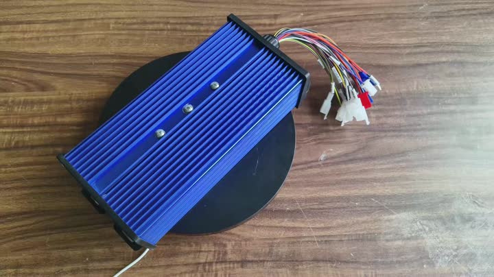 Controlador azul de 24 tubos 4 lámparas