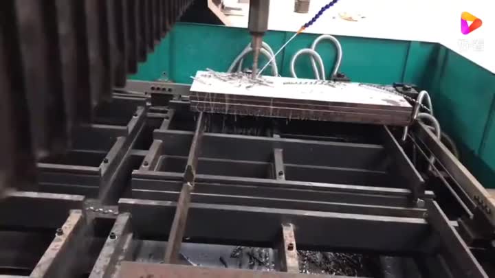 自動CNCスチールプレート掘削機