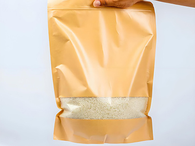 What are the advantages of using kraft paper bags for beef jerky packaging?