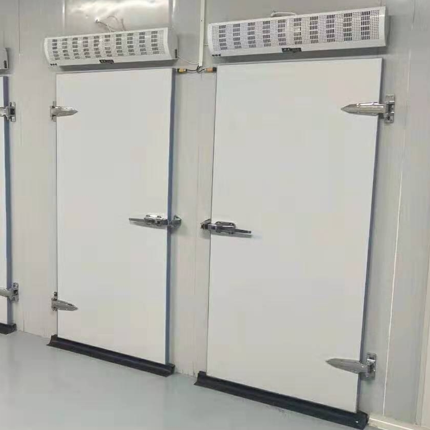 Cold room insulated swinging doors