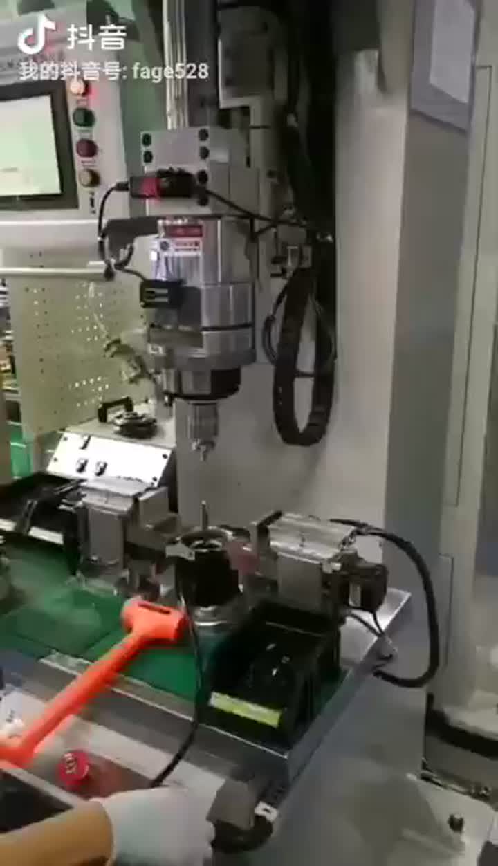 מכונת לחיצת סרוו 7