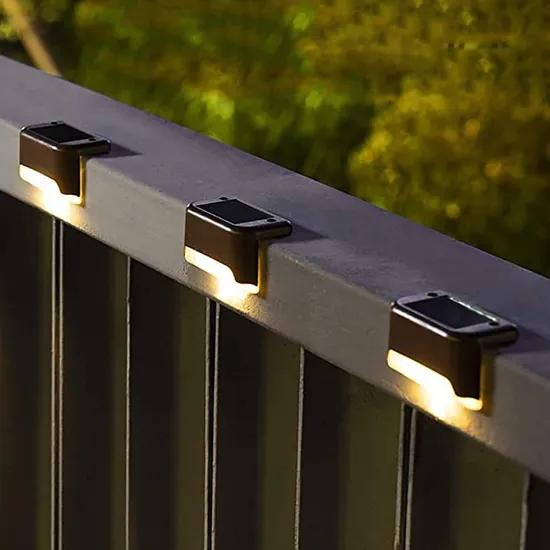 Luzes de cerca solar LED solar para segurança e estilo ao ar livre1