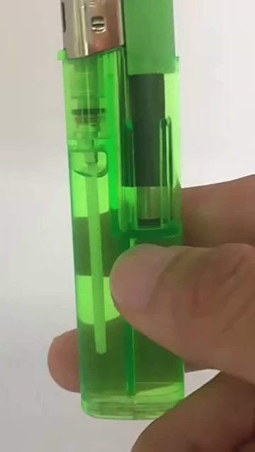 Flint Metal Cover Refillable Plastic Butane Cigarette Lighter