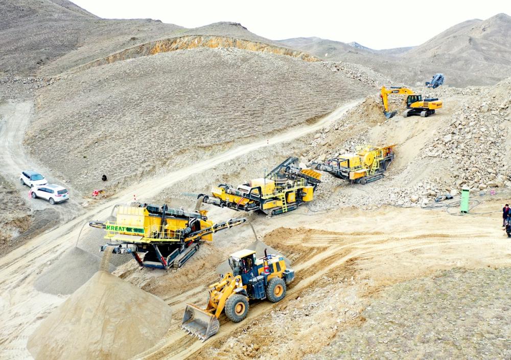 Crushing and screening of hard rocks in Xinjiang