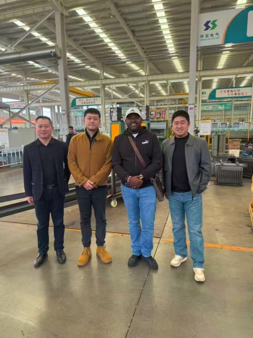 ケニアのパートナーは江蘇科徳電気有限公司を訪問し、現地で変圧器の製造能力を視察しました。