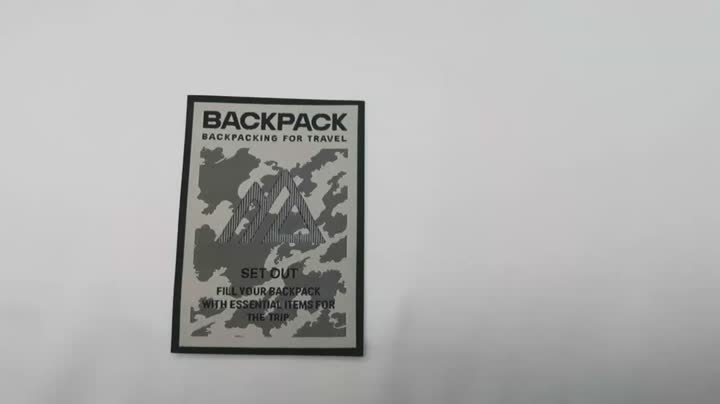 Tkaný štítek v neformálním stylu z hedvábných ryb