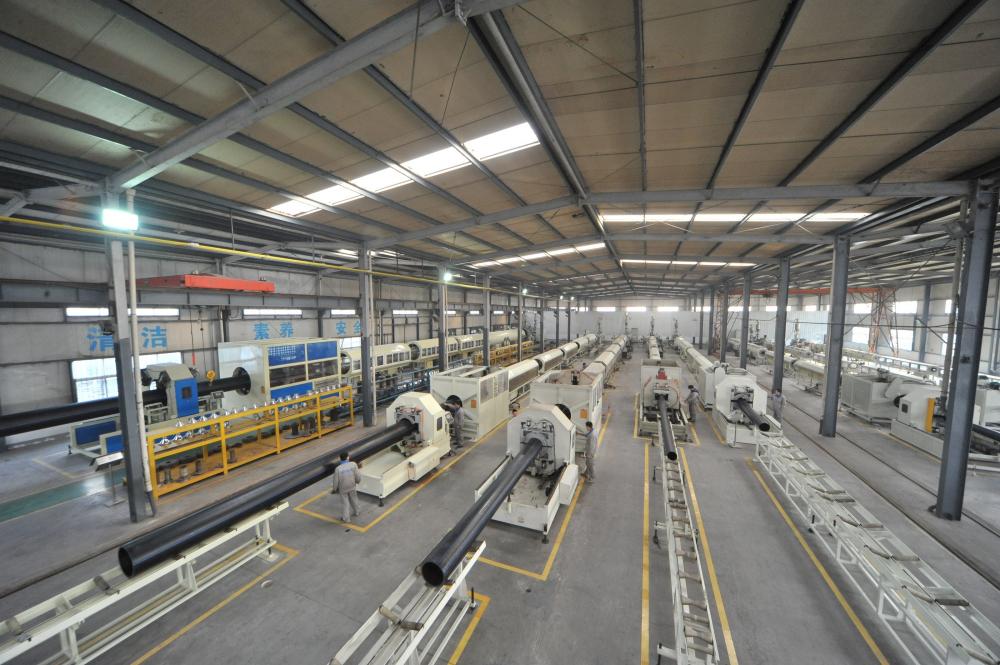 HDPE pipe production workshop
