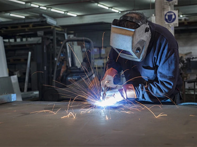 La automatización inteligente y la demanda impulsada por vehículos eléctricos impulsan el crecimiento de la industria mundial de máquinas de soldar en 2026