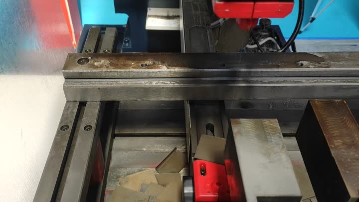 Máquina de descarga de elétrons CNC