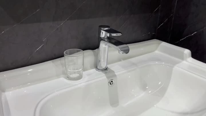 High quality curved basin faucet