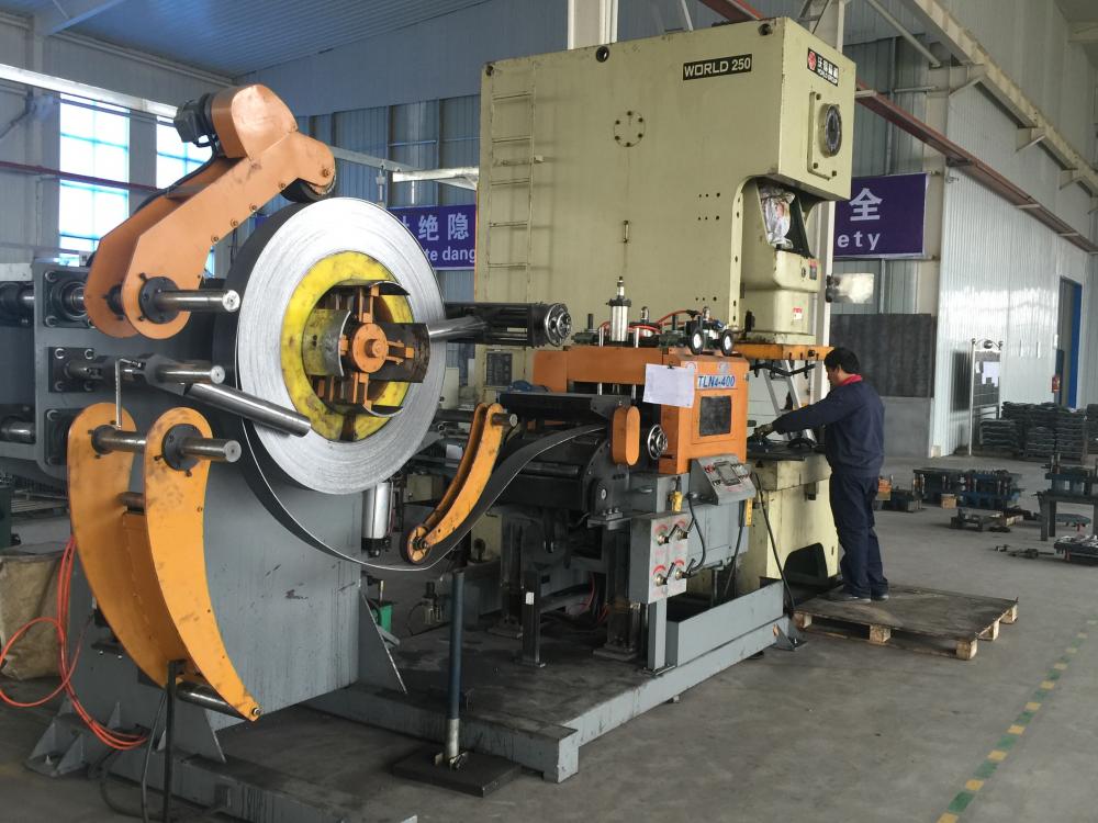 Full automatic punch - 300T