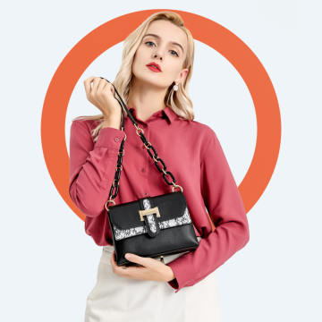 chain strap shoulder bag