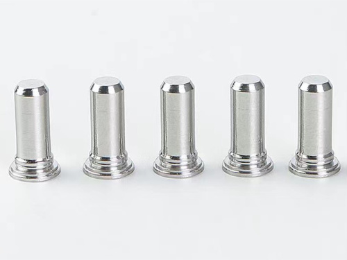 தளர்த்த முடியாத திருகுகளை தயாரிப்பதற்கான ஒரு முறை