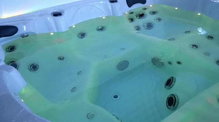 1102 5 Person Massage Freestanding Acrylic Spa Hot Tub