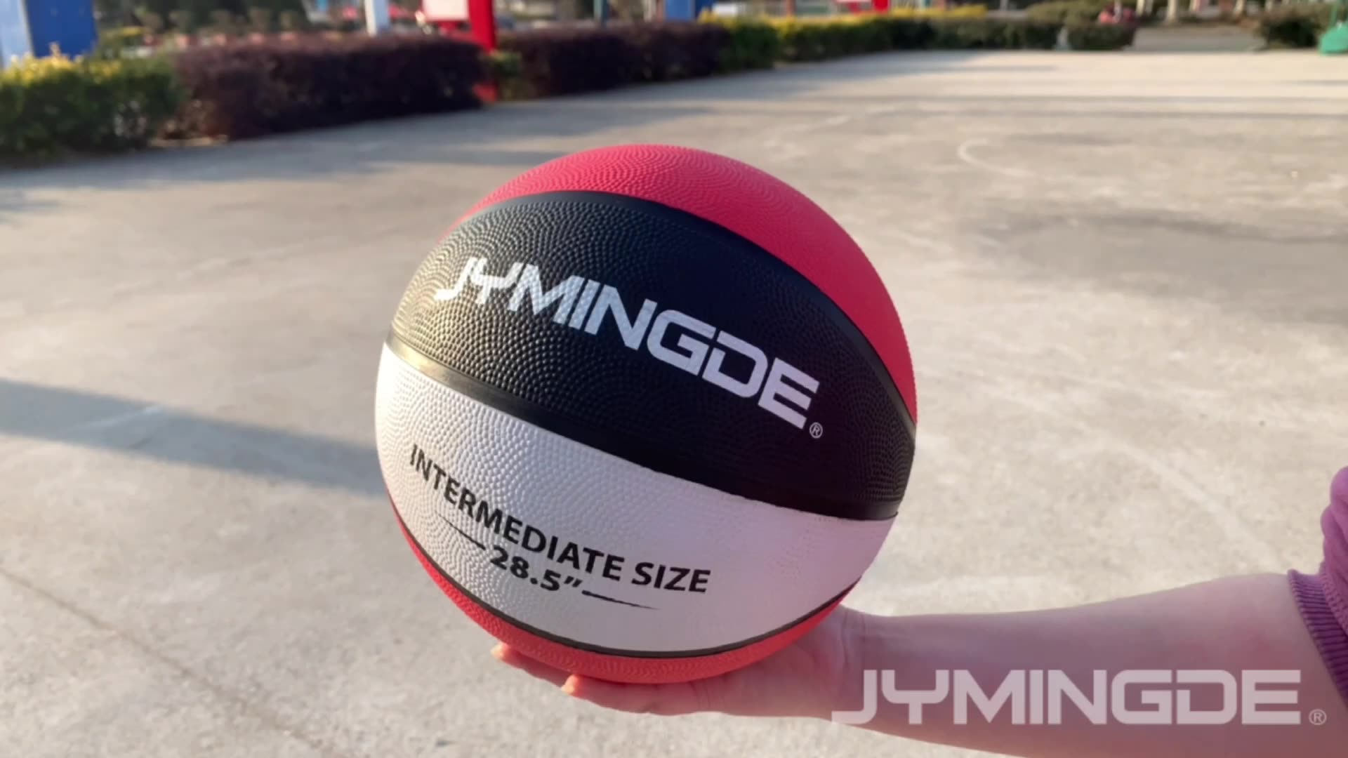 Custom Logo Gummi -Designer Basketball Red Black Ball Outdoor1