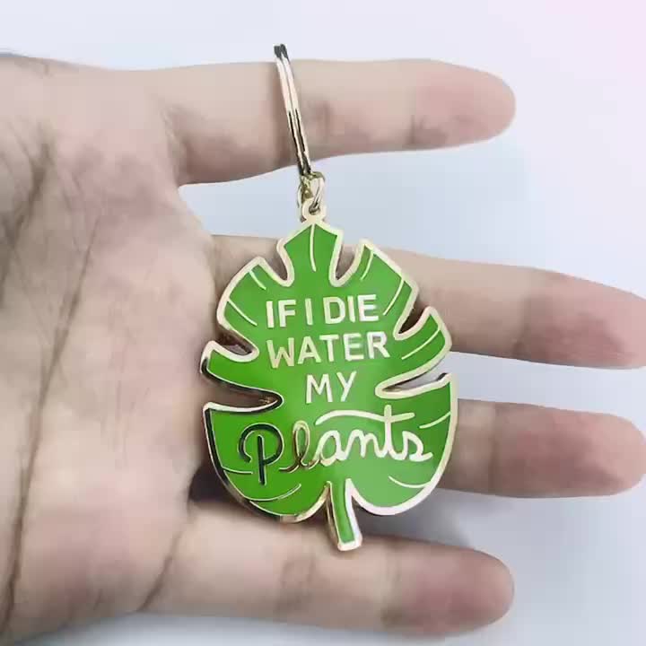 Custom Enamel Keychain Of Leaf Design 