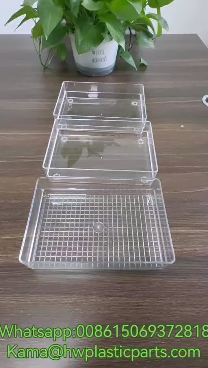 Plastic tray