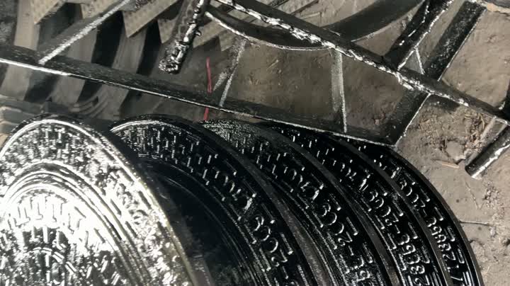 round manhole cover