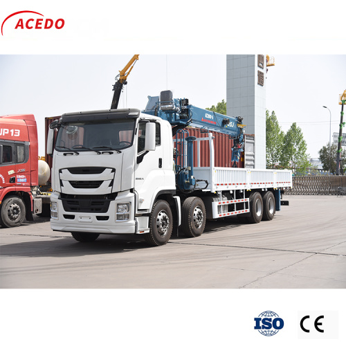 Прочный 20-тонный кран, предназначенный для использования на грузовых автомобилях — совершенно новое дополнение, устраняющее недостатки в дорожных операциях с тяжелыми грузами