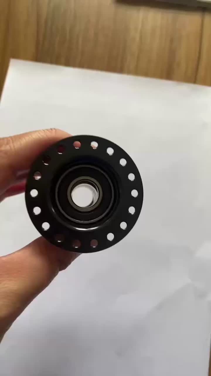 Cubo de ferro de cadeira de rodas sólida