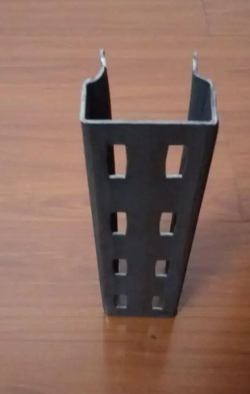 Shelf column equipment