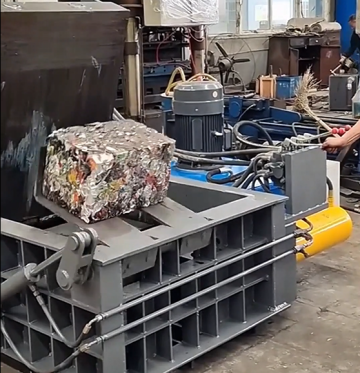 Aluminum cans Baler