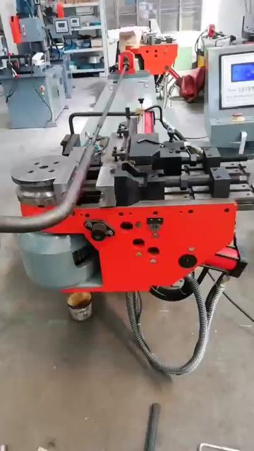 Semi-automatic pipe bending machine