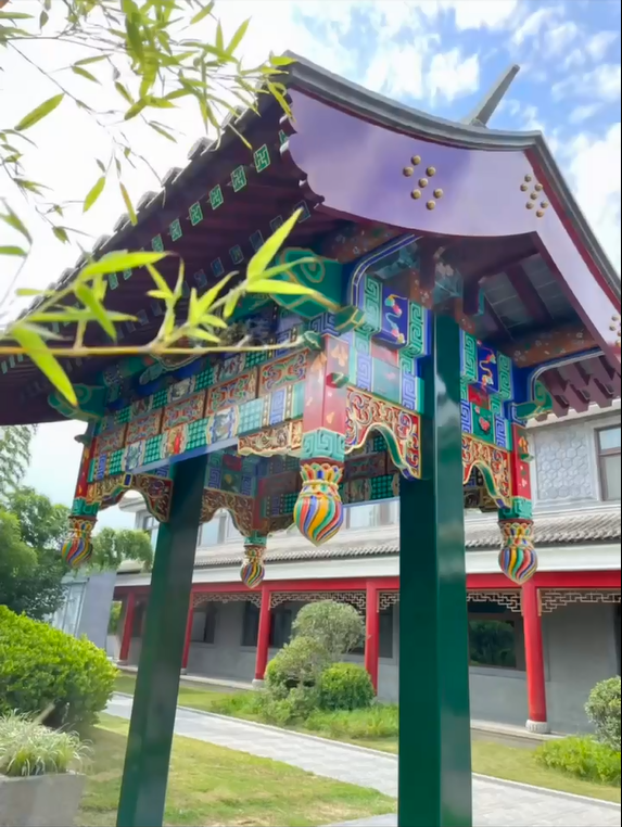 Maruva-Pendant Gates