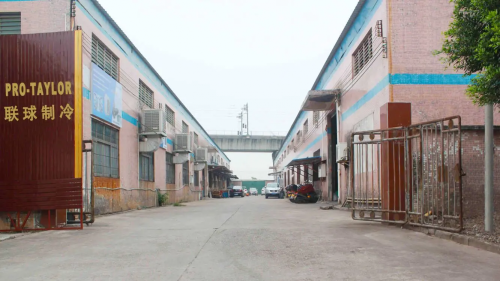 Pro -Taylor is een oplossingsaanbieder voor de verpakking van uw producten in flexibele verpakkingsmaterialen door middel van verticale verpakkingsmachines - ontwikkeld en gebouwd door ons in China.