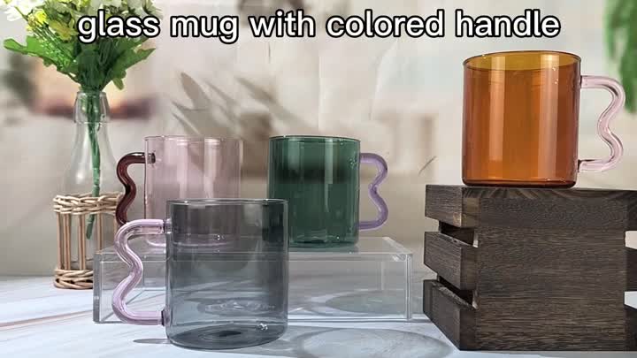 juego de tazas de vidrio de color