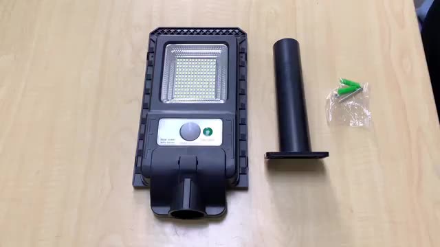 Lampu surya luar ruangan, lithium baterai 2000mAh LEDs Surya Sensor Gerakan Bertenaga Surya Cahaya, Cahaya Banjir Tenaga Air Keamanan1