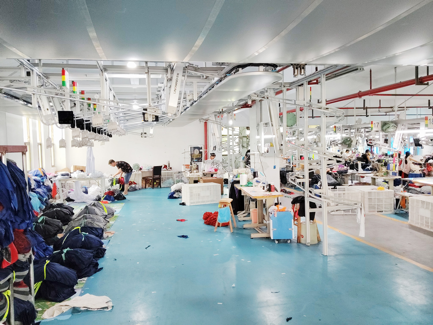 Pujiang Bolt Unveils Full Range of High-Performance Sportswear for Global Teams and Clubs