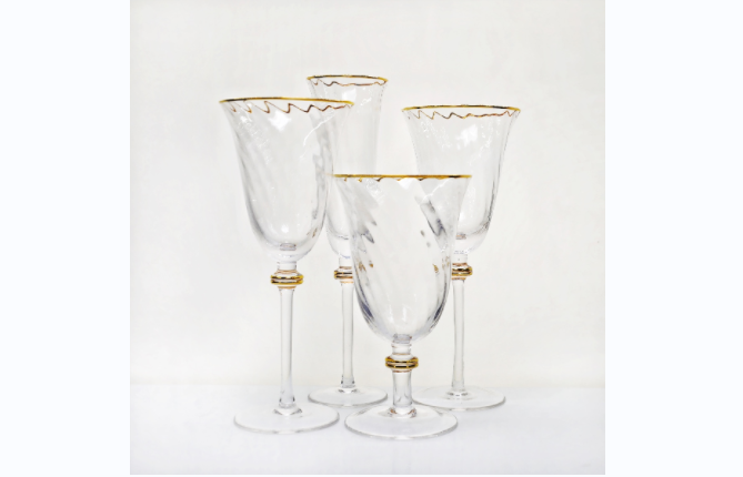 Champagne glass with gold twill