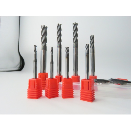 هل يمكنني استخدام الأدوات الماسية على الفولاذ المتصلب؟