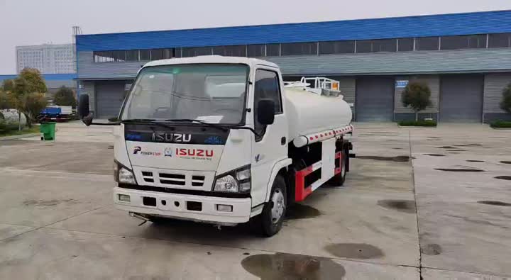 isuzu 4 tons water truck