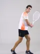 ผู้ชายสวมเทนนิสแขนสั้น