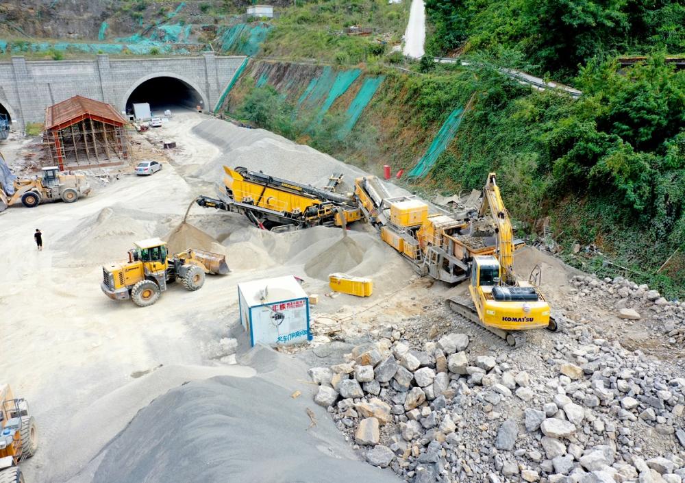 China Railway 11th Bureau (tunnel slag, limestone)