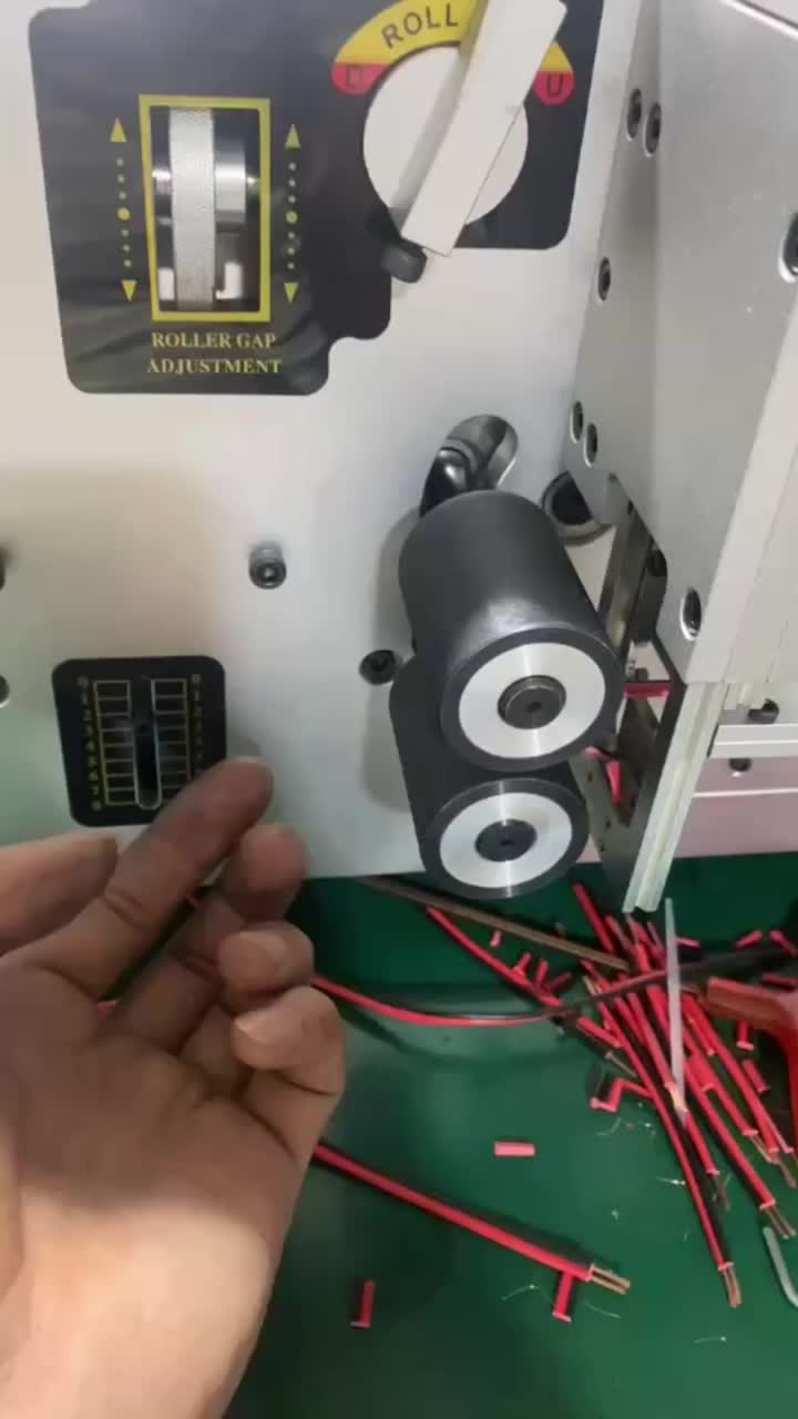 Kablo kesme ve sıyırma makinesi