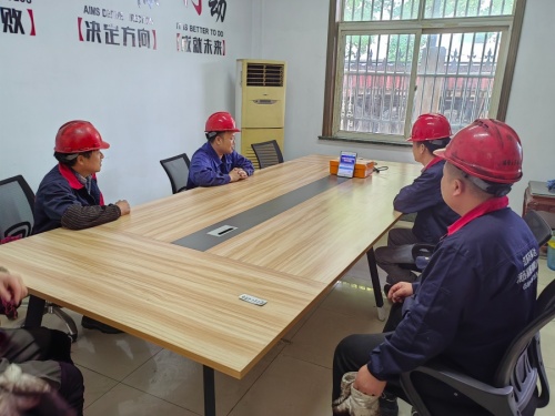 Jiangsu Wanshida Hidráulica Machinery Co., Ltd. Conferencia de capacitación de seguridad con éxito