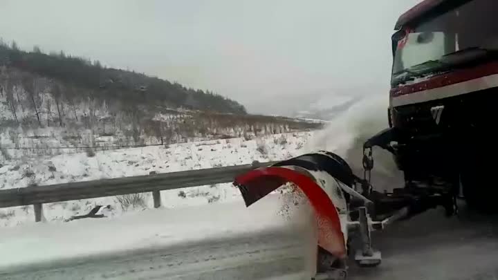 Snow shovel plow