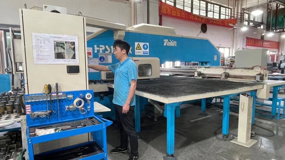 2-CNC