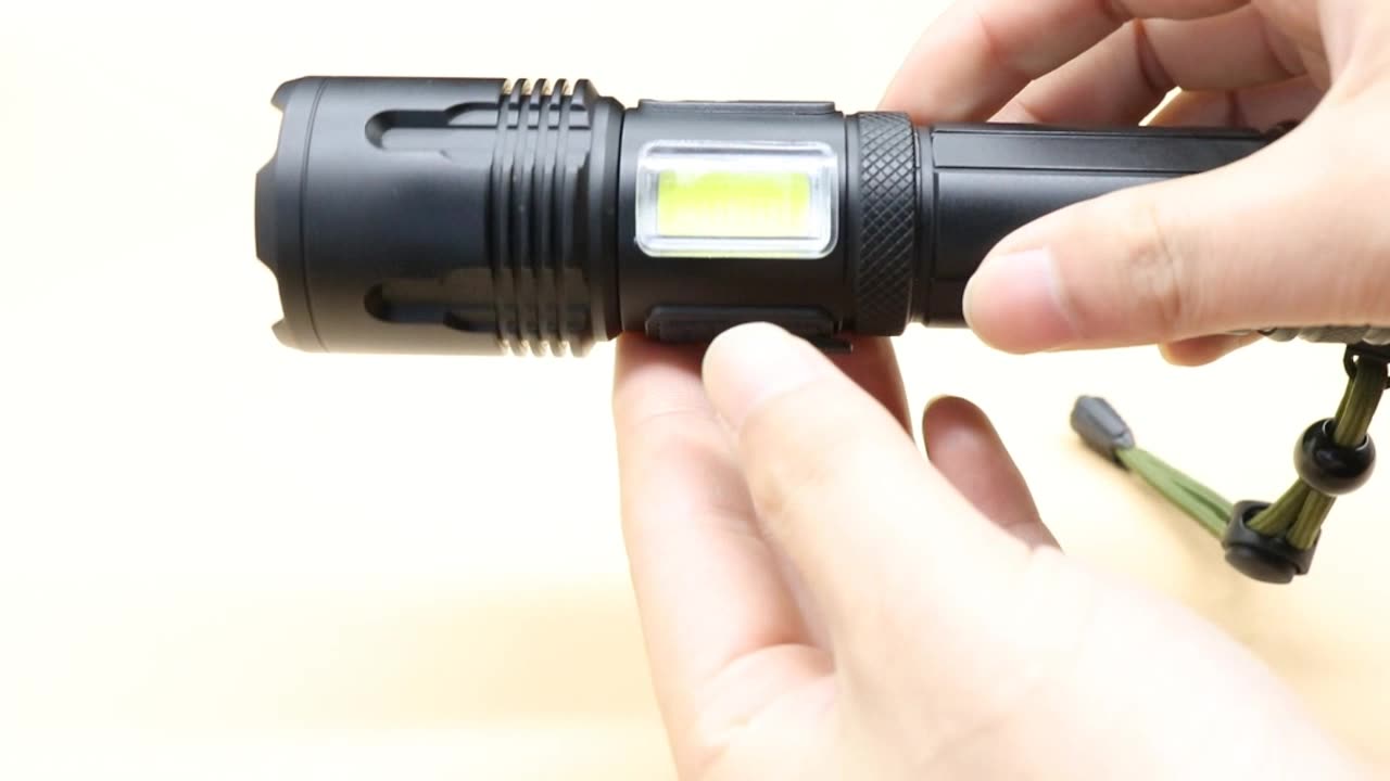 12000lm lampe de poche LED la plus puissante USB Torche rechargeable XHP99 Imperpose 5 modes Zoomable 18650 Battery Camping Hunting1