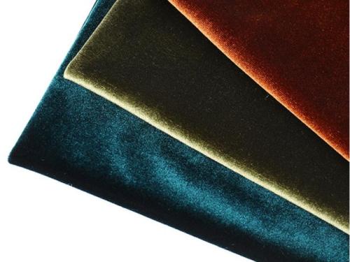 Flanel Polar vs Polar Polar vs Sherpa: Hangi Battaniye Kumaşını Tedarik Etmelisiniz? (2026 Kılavuzu)