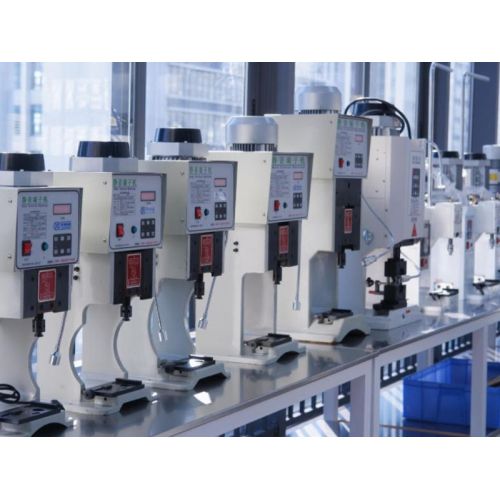 ماشین‌های چین‌دار ترمینال خودکار راندمان را در تولید مهار سیم مدرن افزایش می‌دهند