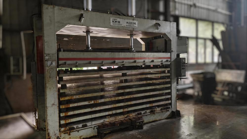 Hot press bonding machine