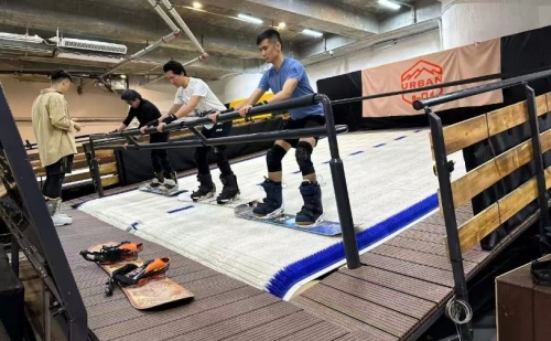 Trượt tuyết trong nhà, mọi lúc, mọi nơi!